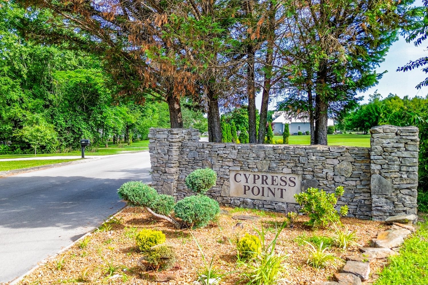 6 Cypress Point Dr