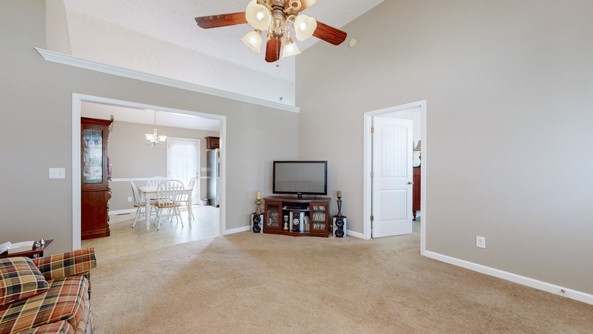 1009 Halverson Dr