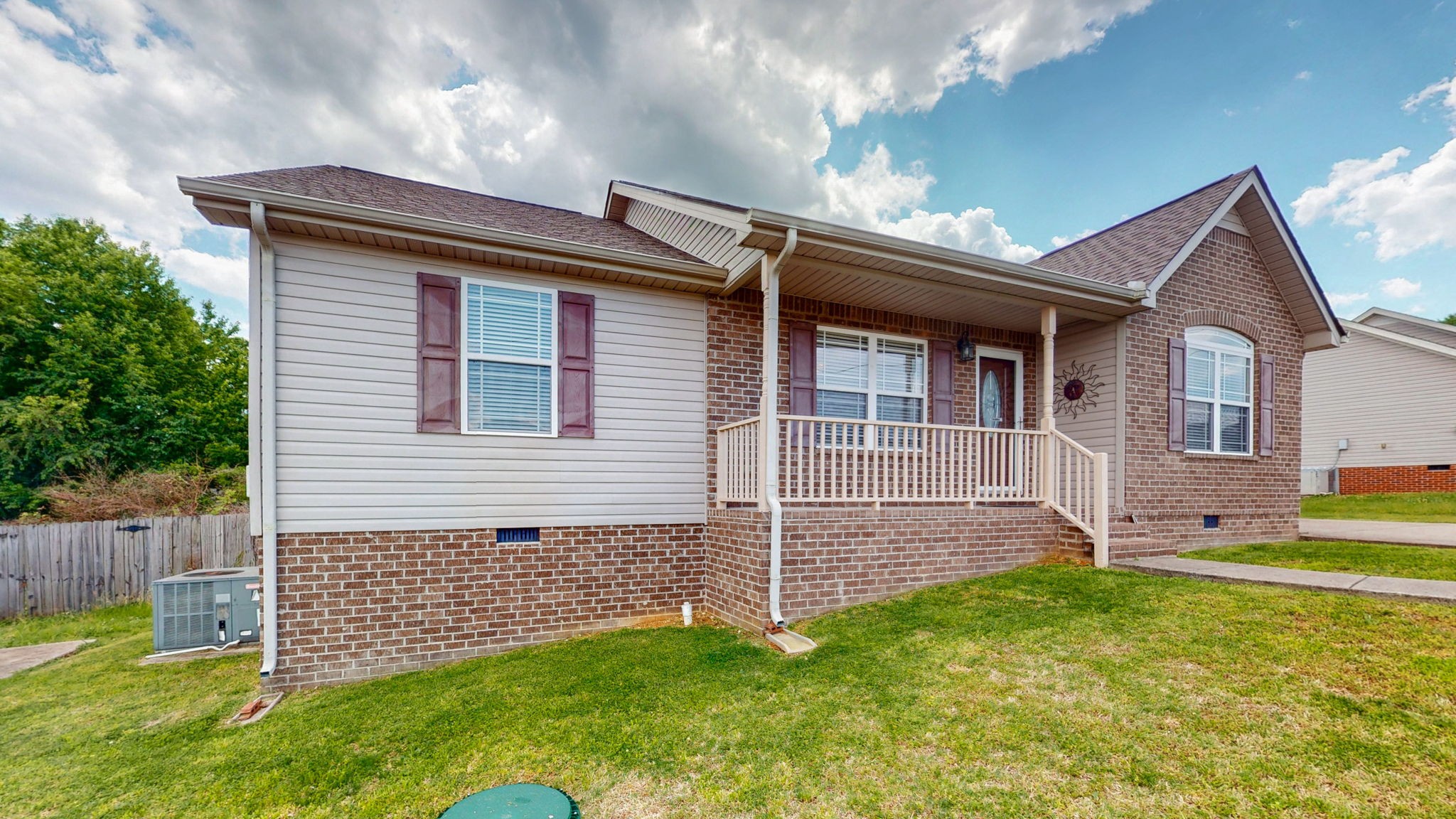 1009 Halverson Dr