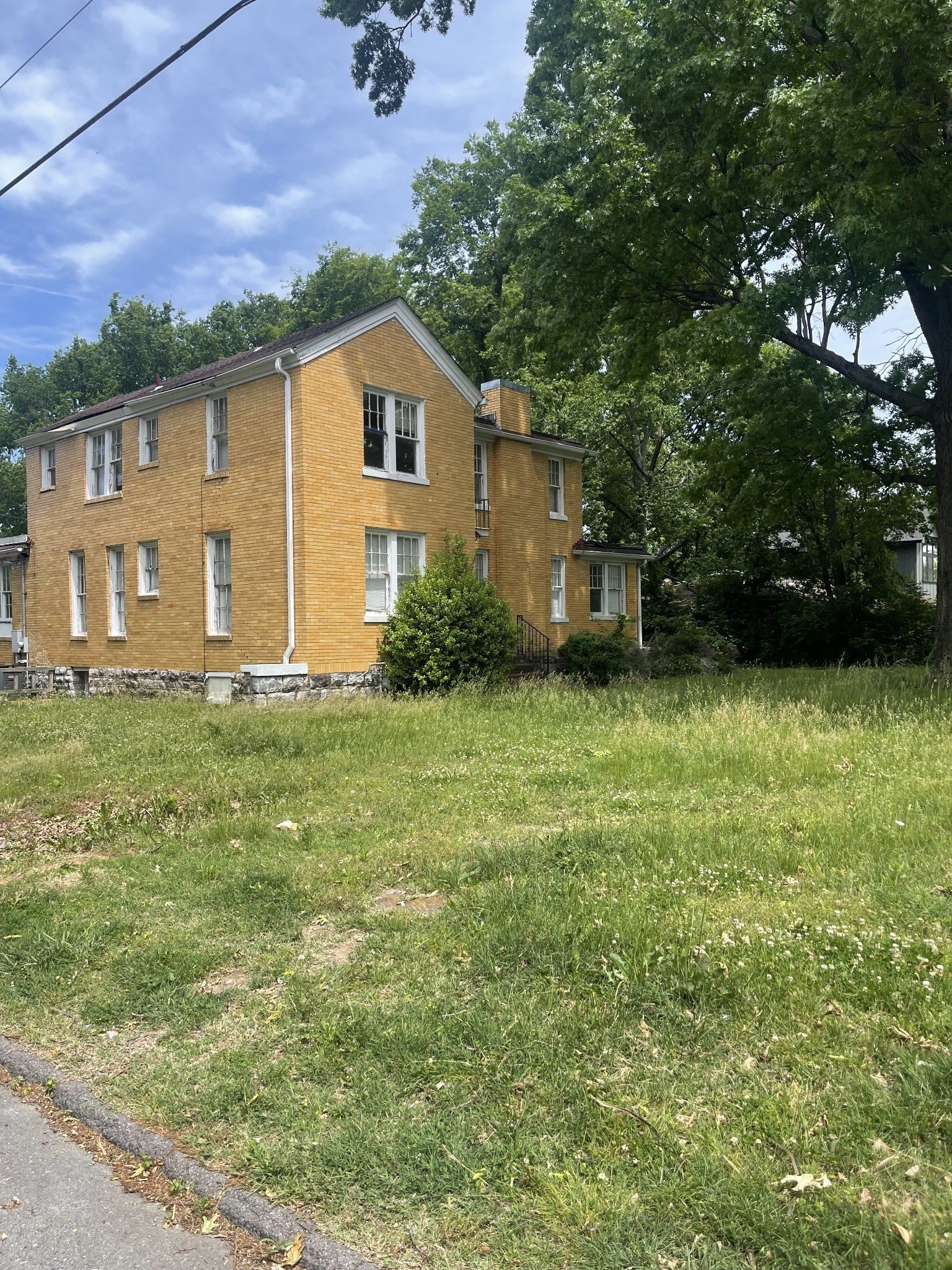 listing at 501 Douglas Ave, Nashville