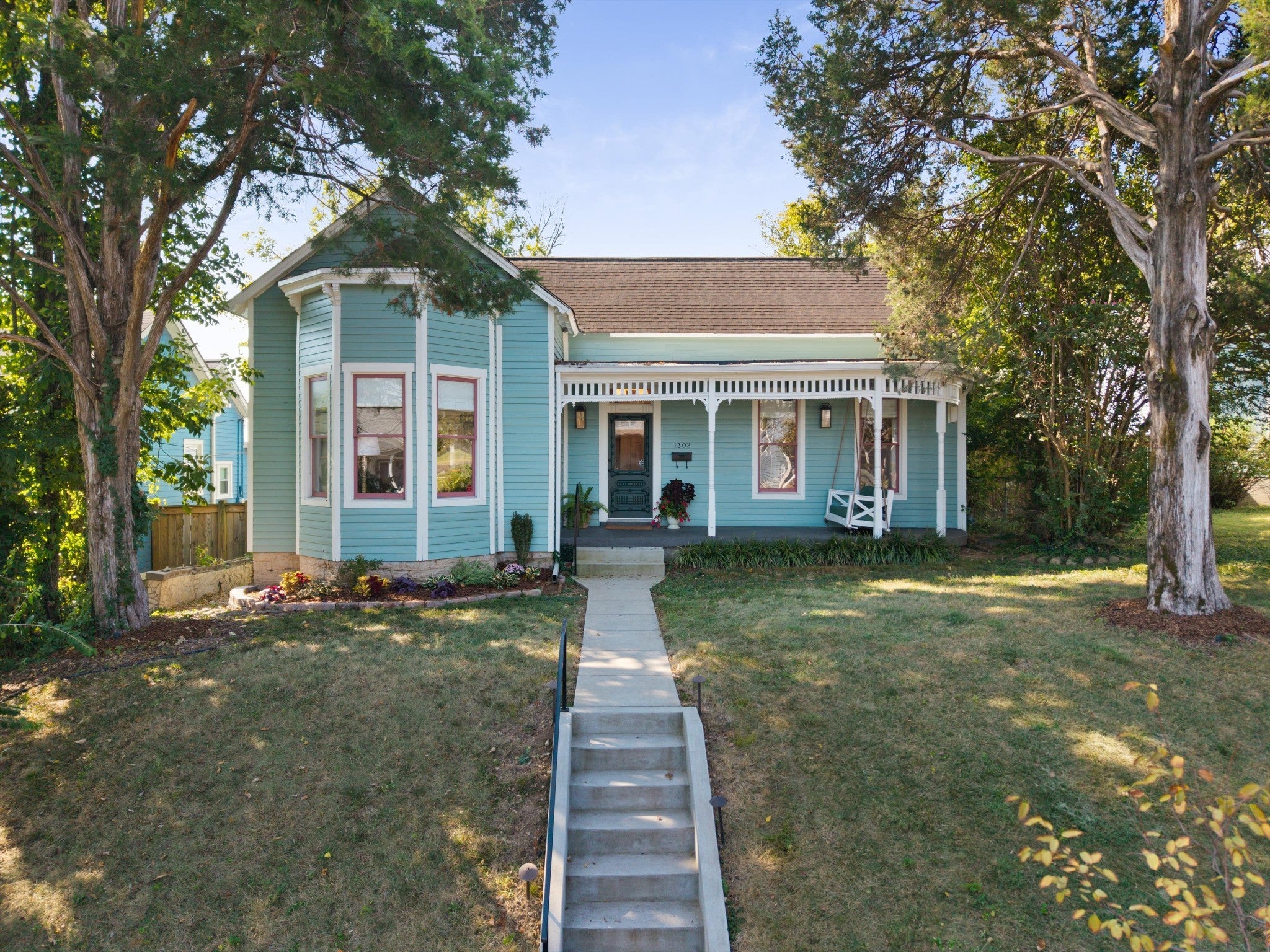 2-bed listing at 1302 Shelby Ave, Nashville