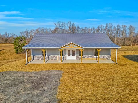 Photo of 2637 Dotson Rd, Lafayette, TN 37083 (MLS # 3061893)