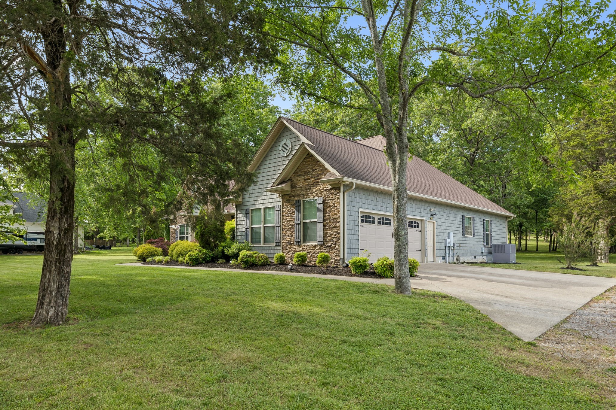 463 Carver Ln