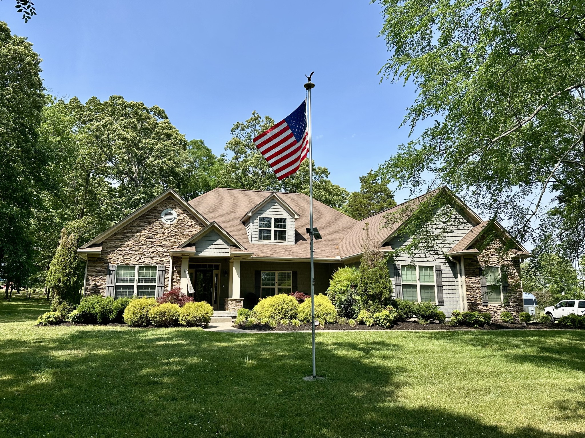 463 Carver Ln