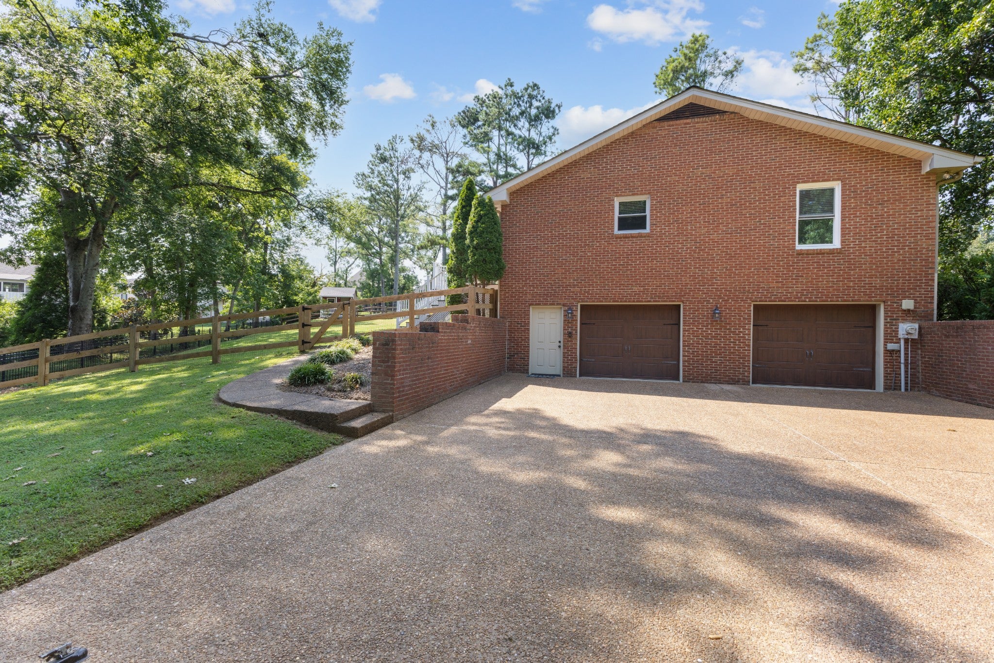 1010 Hearthside Ct S