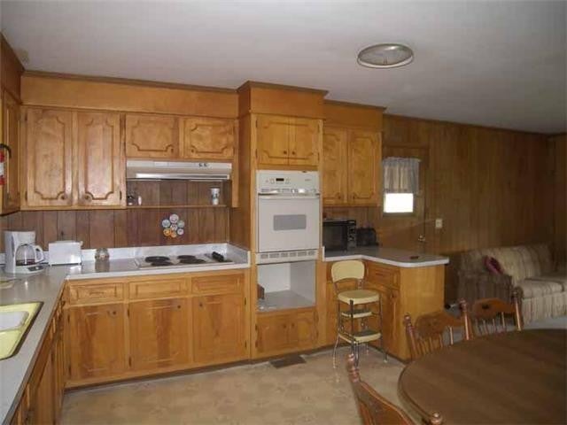 604 Hillview Dr