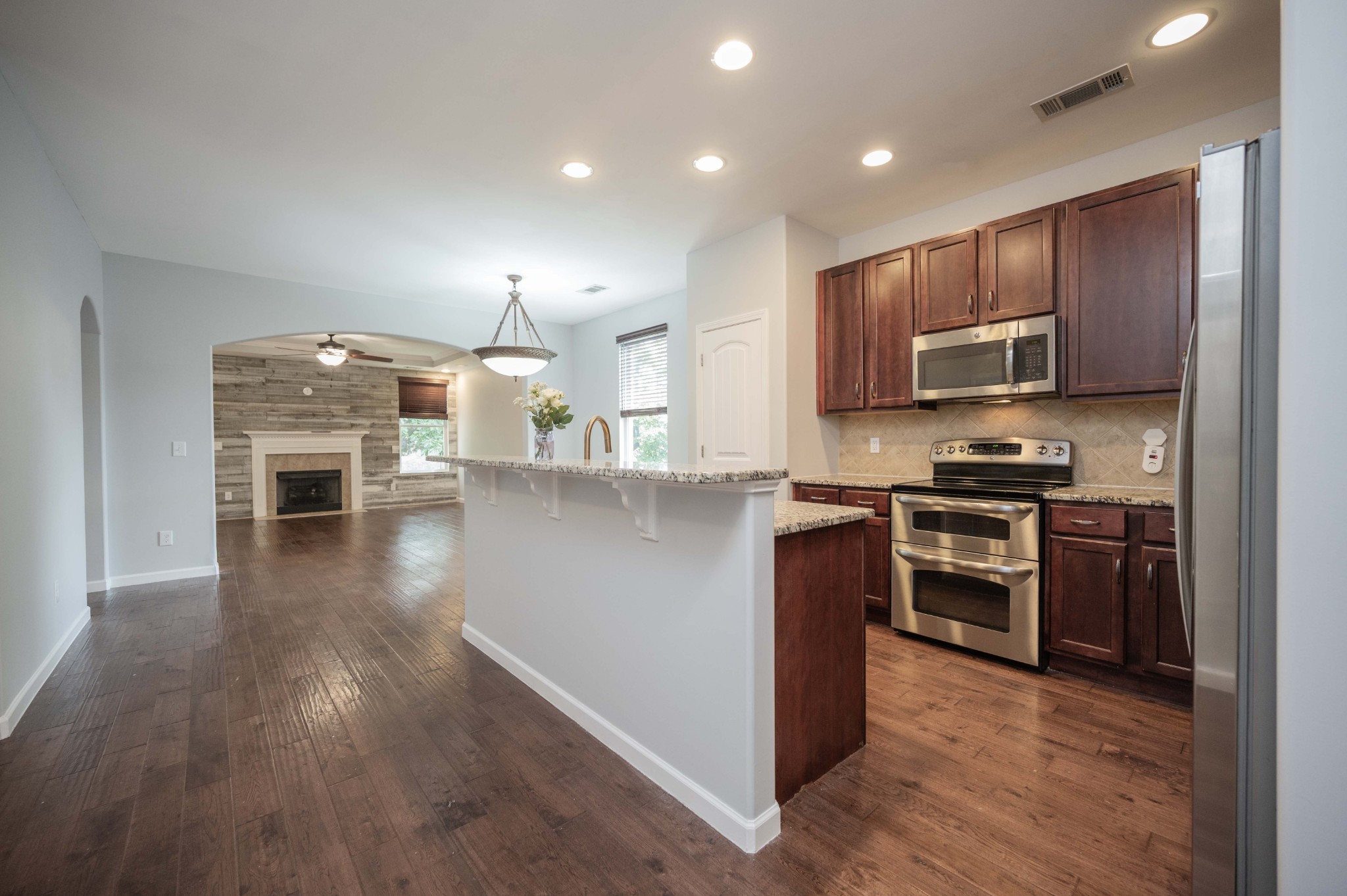 4121 Oakstone Dr