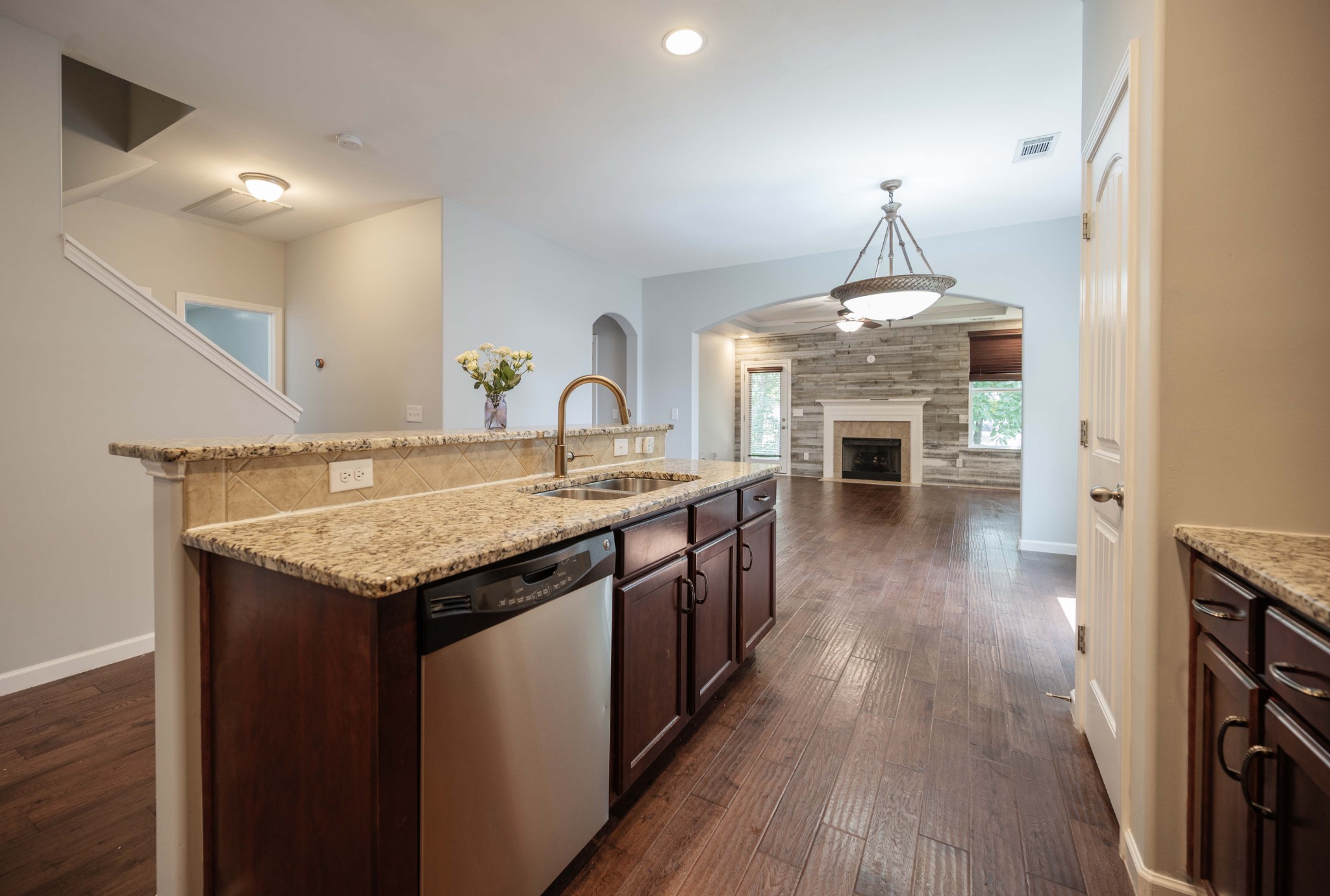 4121 Oakstone Dr