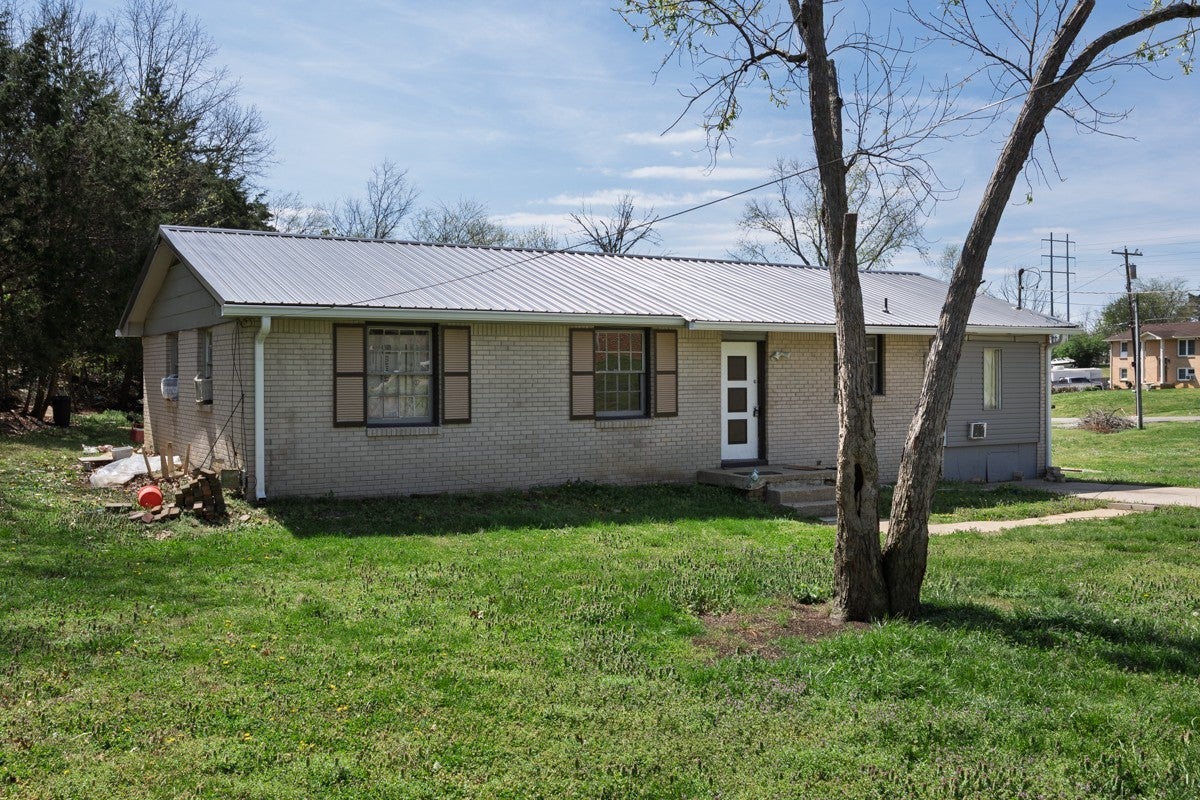 104 Hilltop Dr