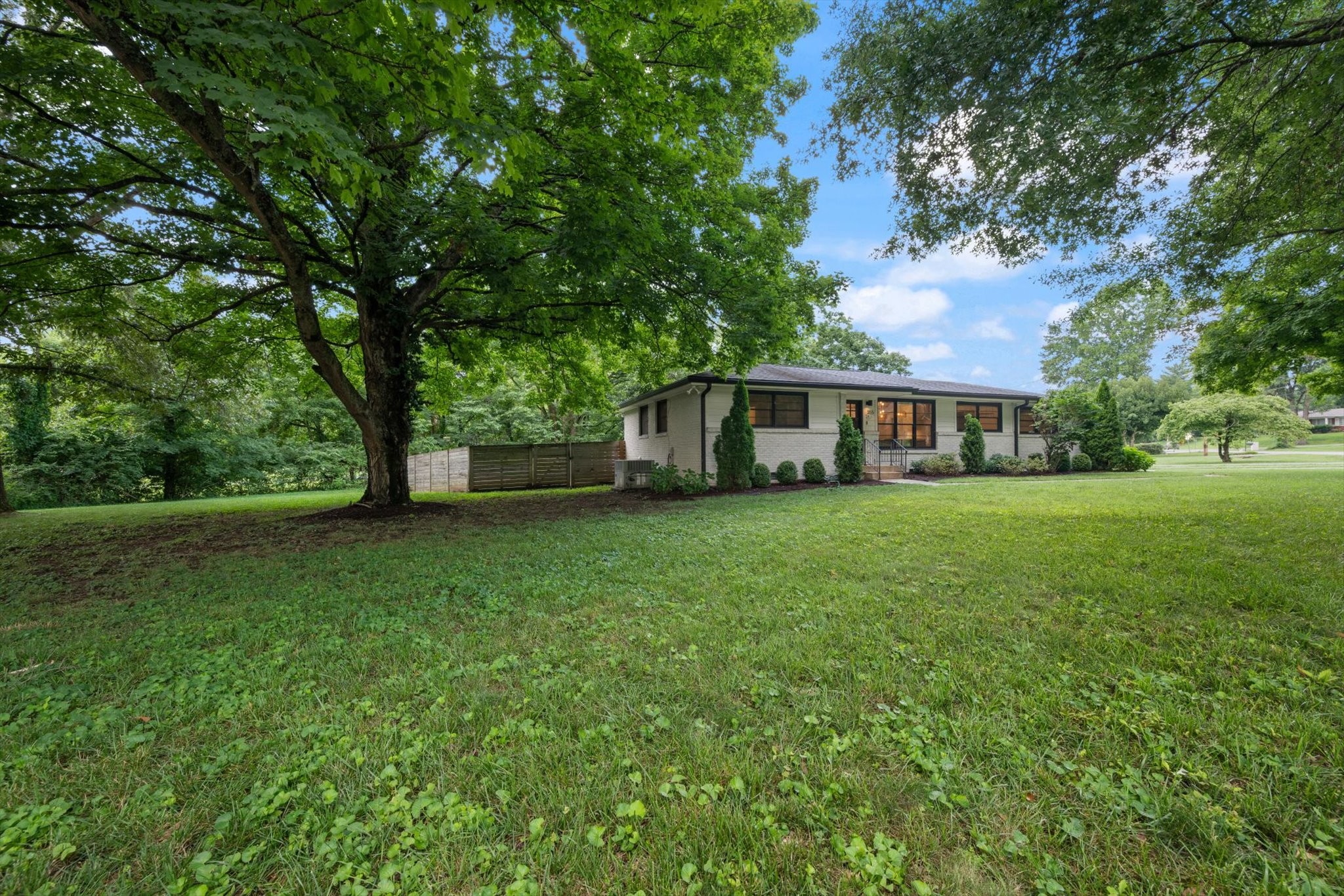 355 Barrywood Dr