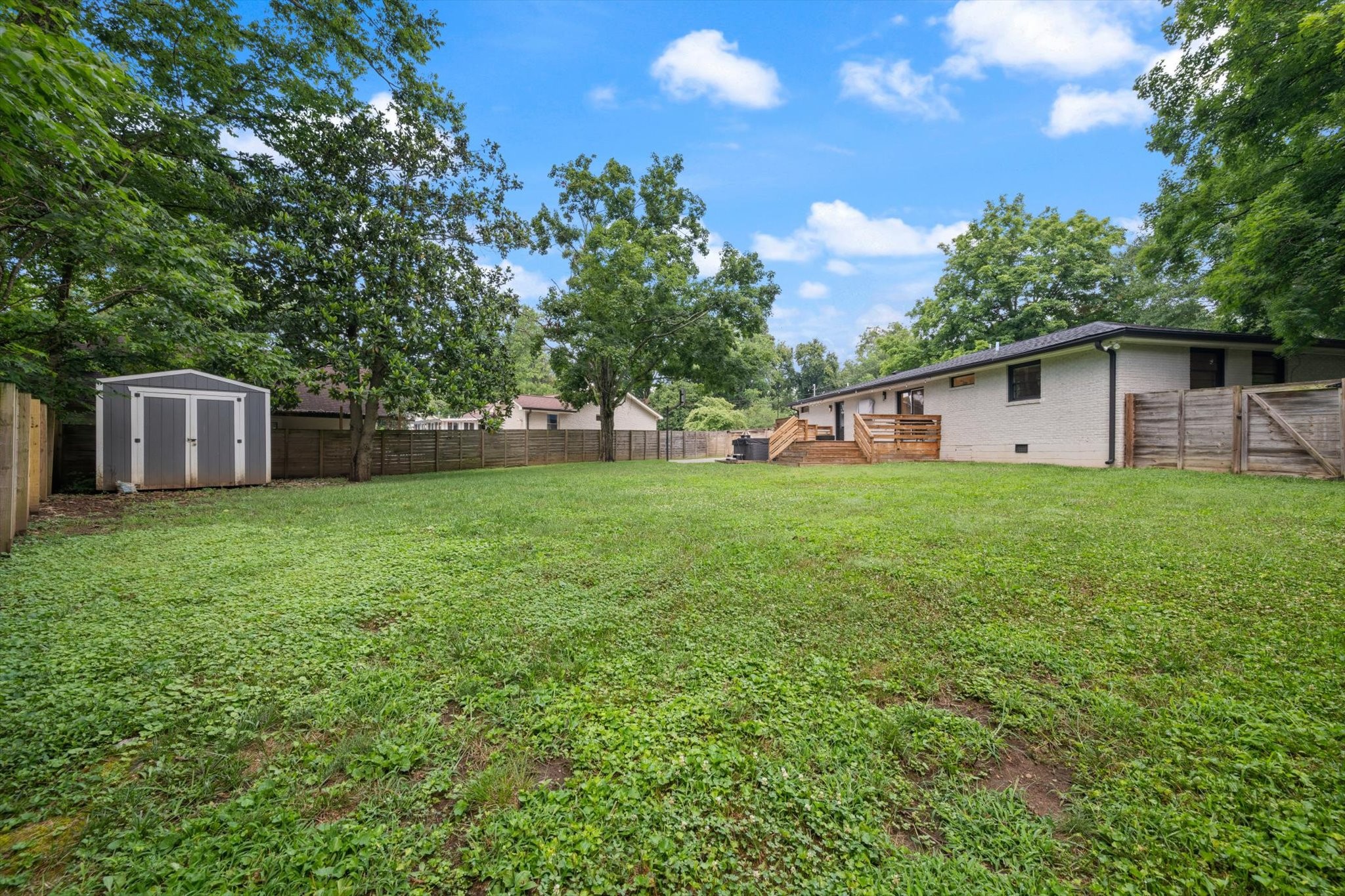 355 Barrywood Dr