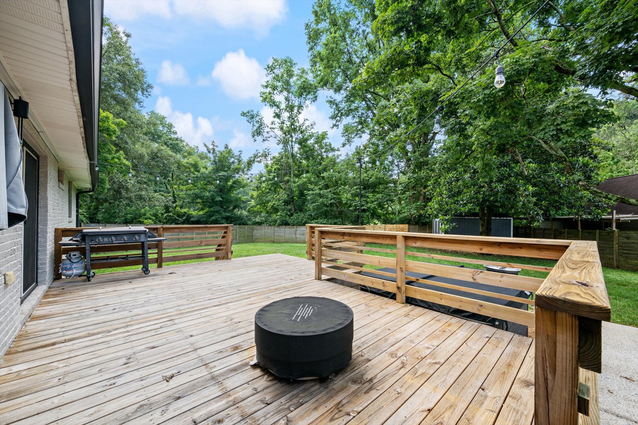 355 Barrywood Dr