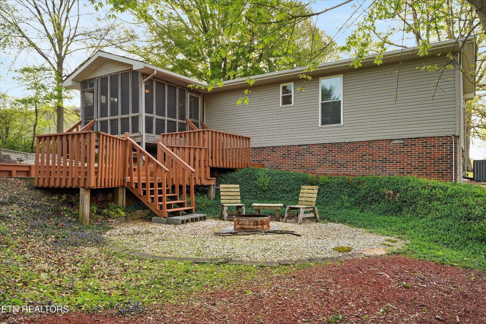 3005 Ridgeview Drive