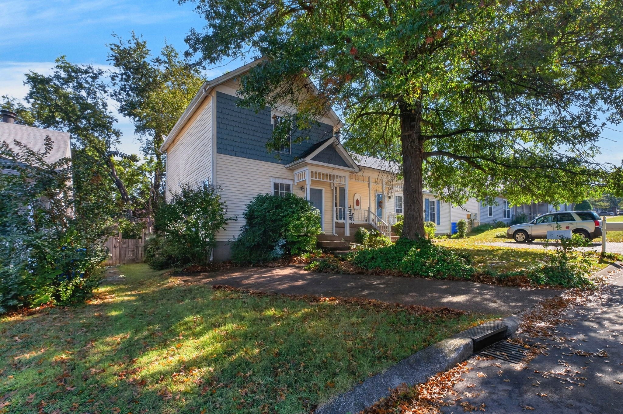 142 Champney Ct