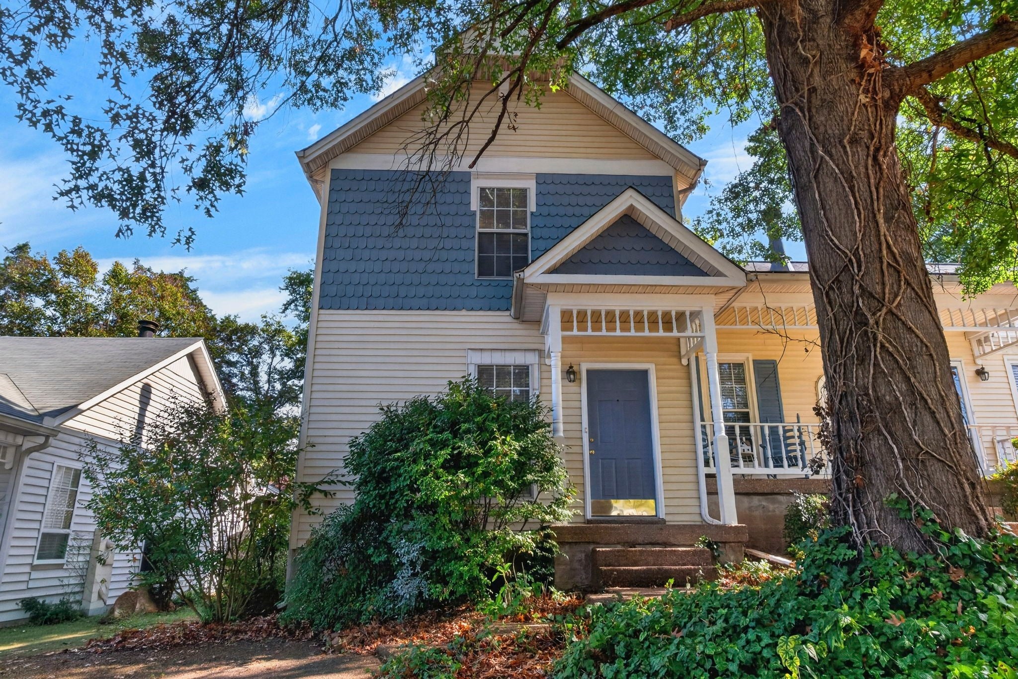 142 Champney Ct