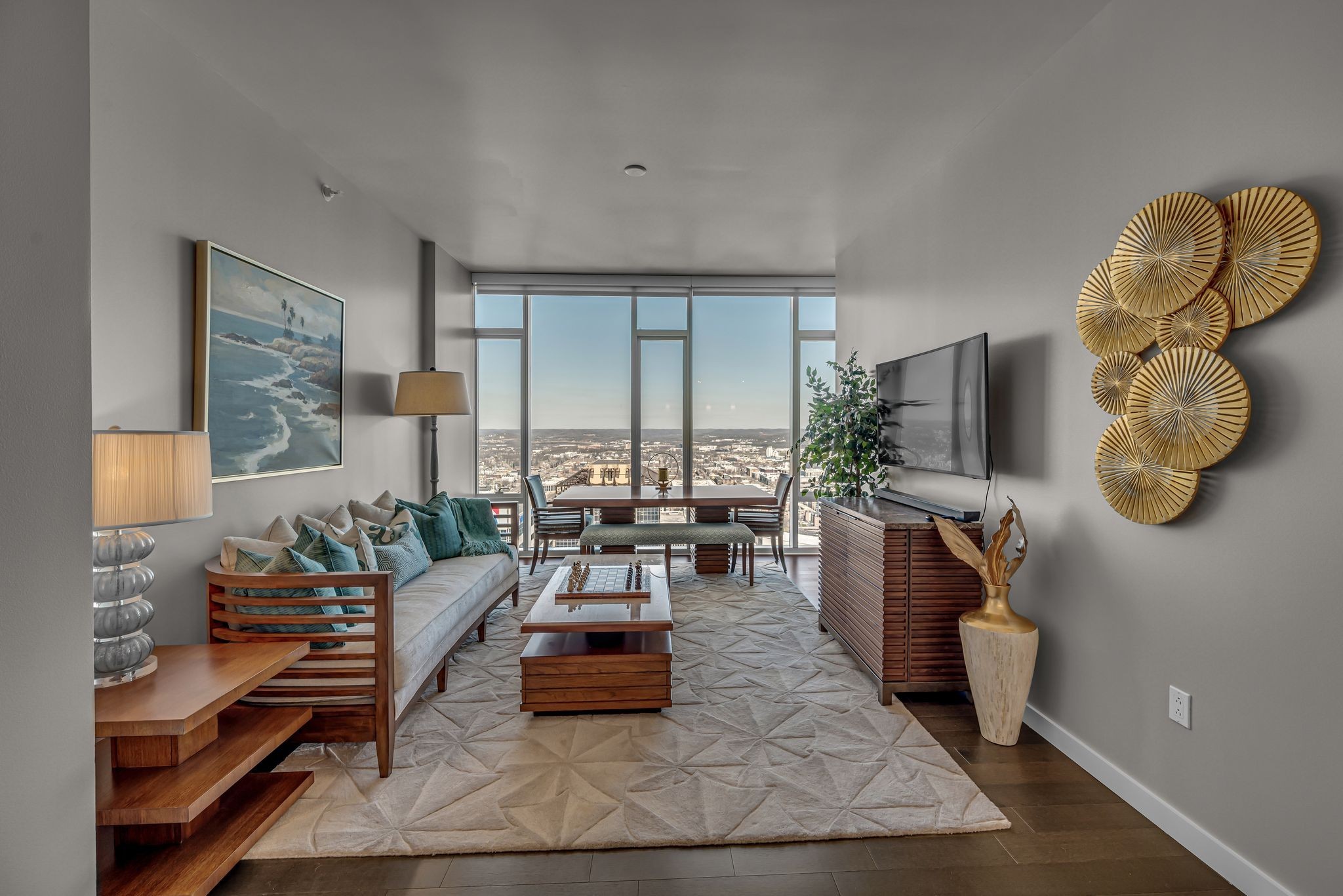 Nashville, Tennessee 37219, United States, 2 Bedrooms Bedrooms, ,2 BathroomsBathrooms,Residential,Active,106417