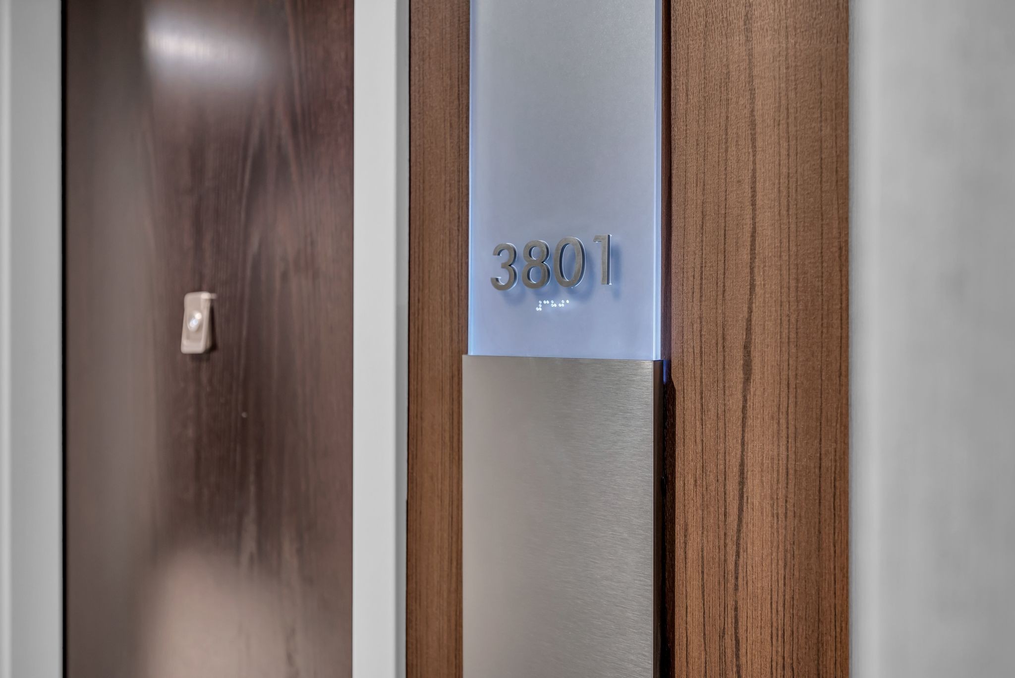 Nashville, Tennessee 37219, United States, 2 Bedrooms Bedrooms, ,2 BathroomsBathrooms,Residential,Active,106417