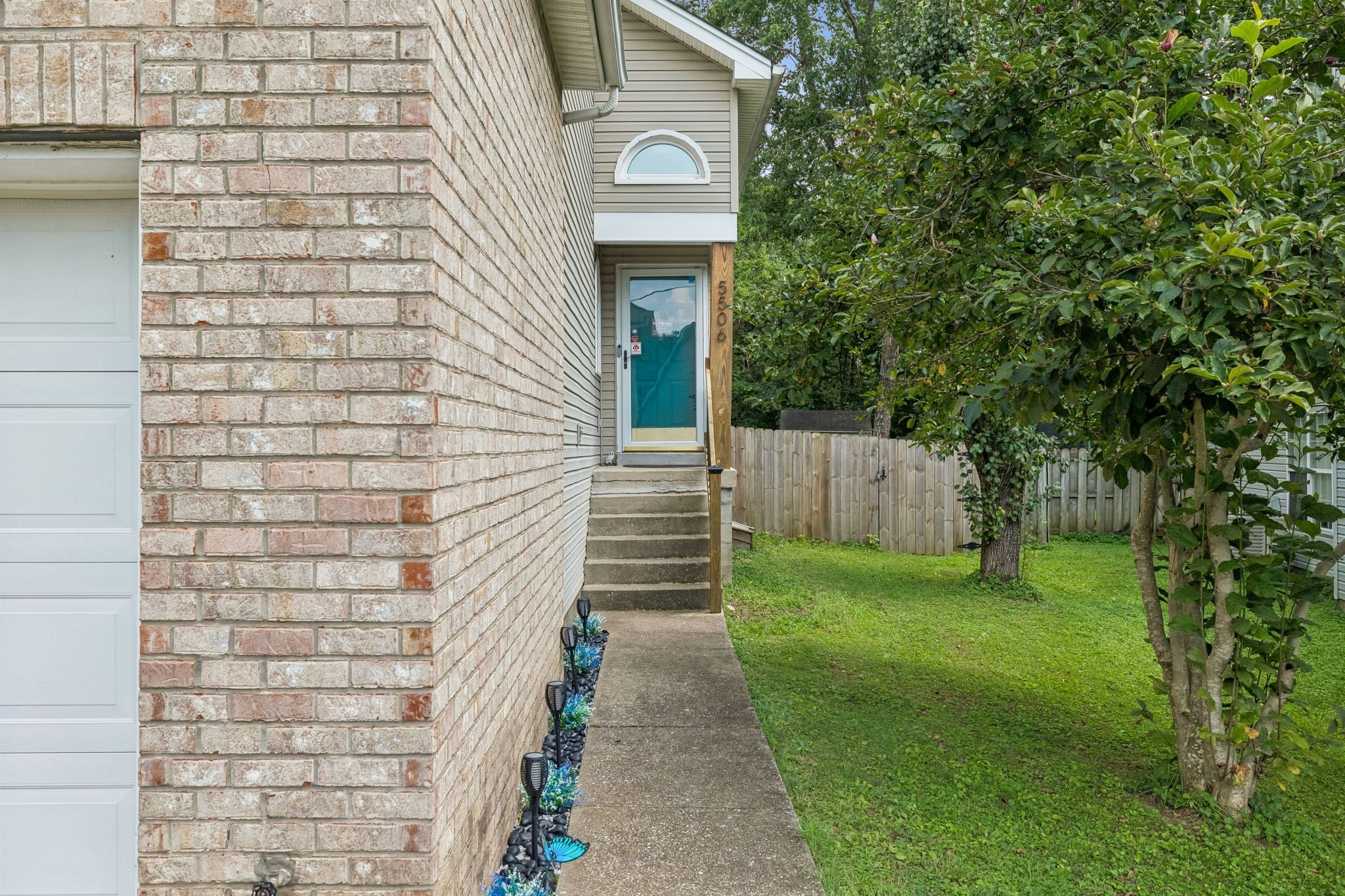 5506 Knollcrest