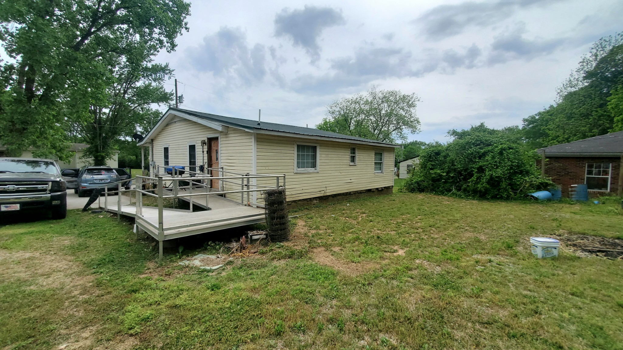 504 Demoss St - Photo 2