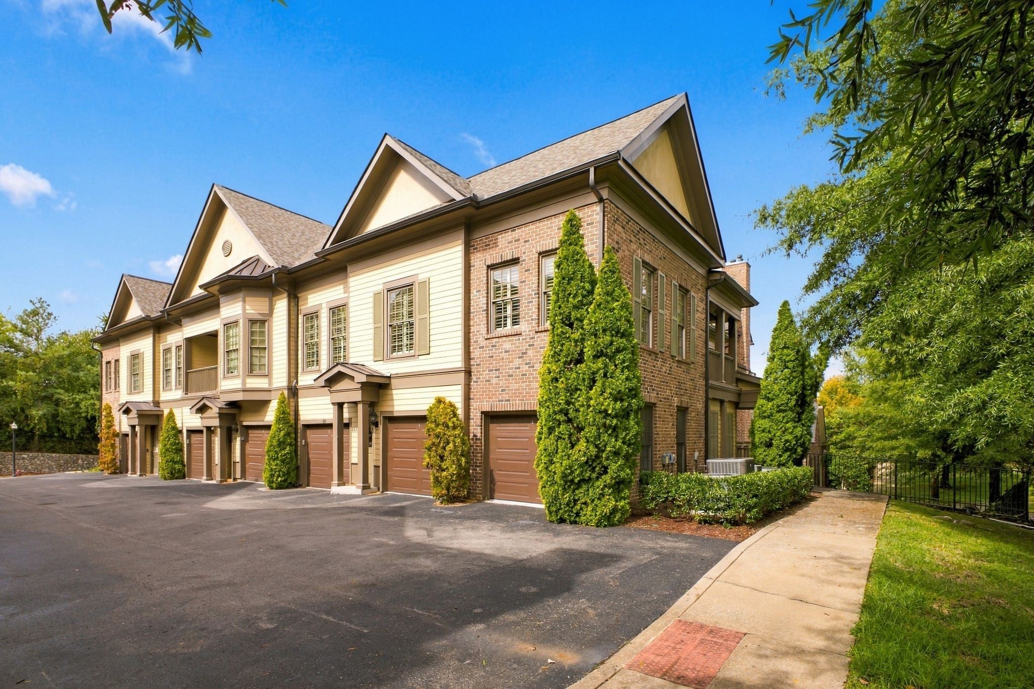 633 Grant Park Ct