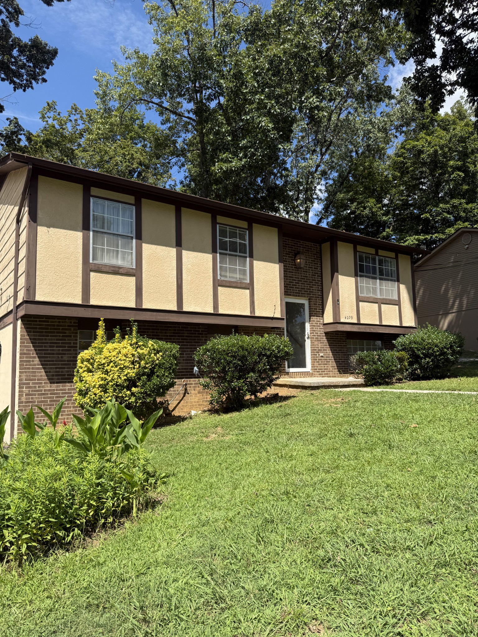 4209 Abercorn Rd