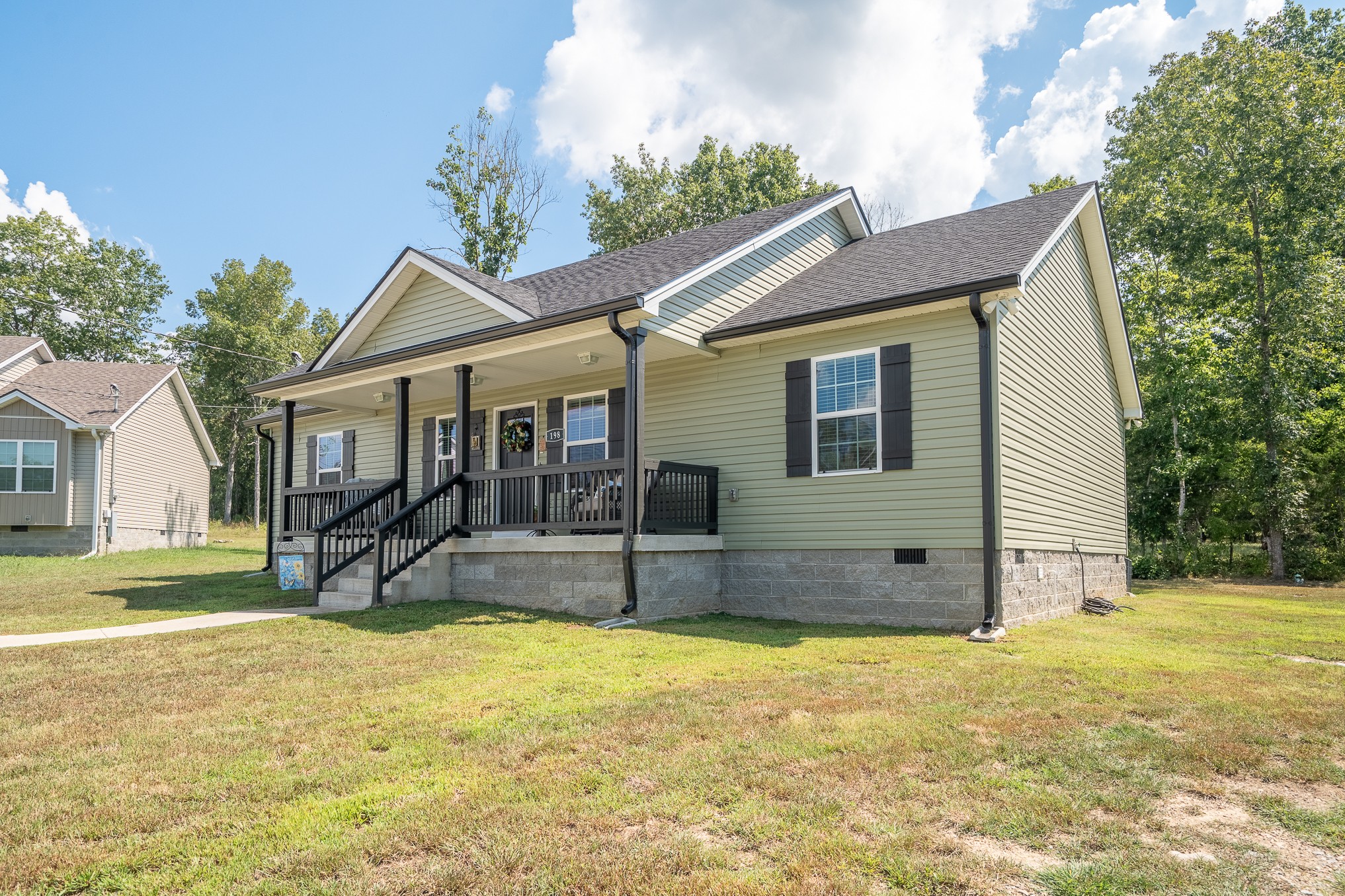 198 Southview Dr