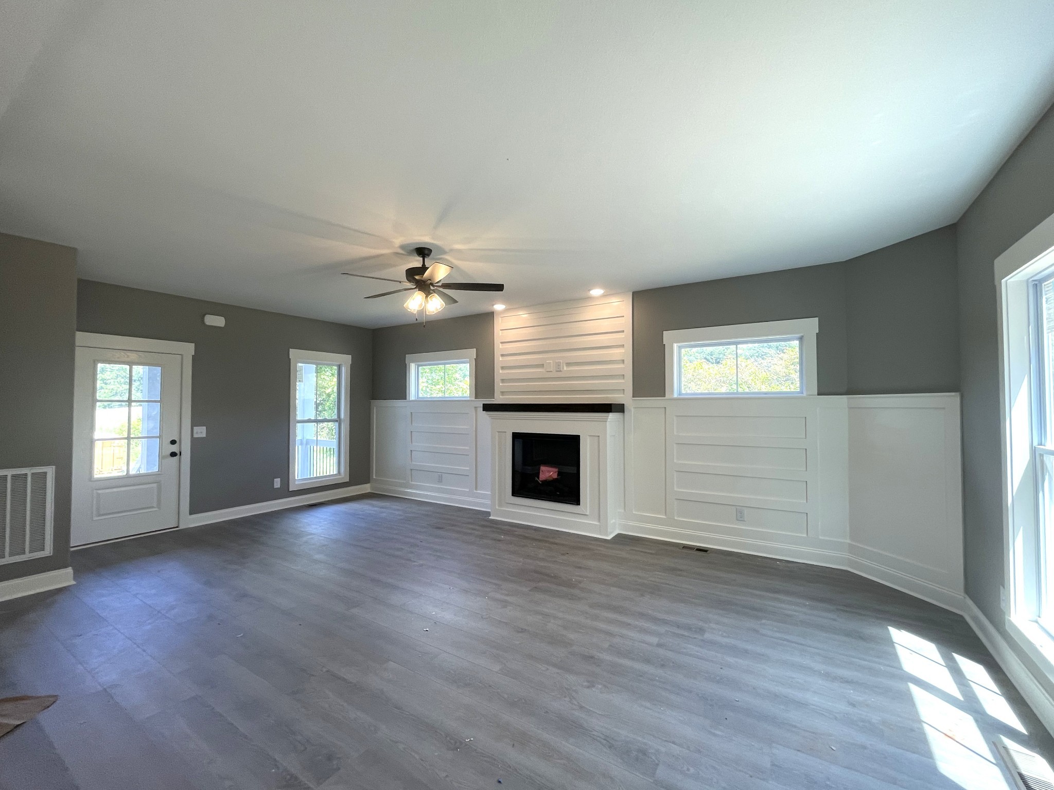 713 Eva Agnes Avenue