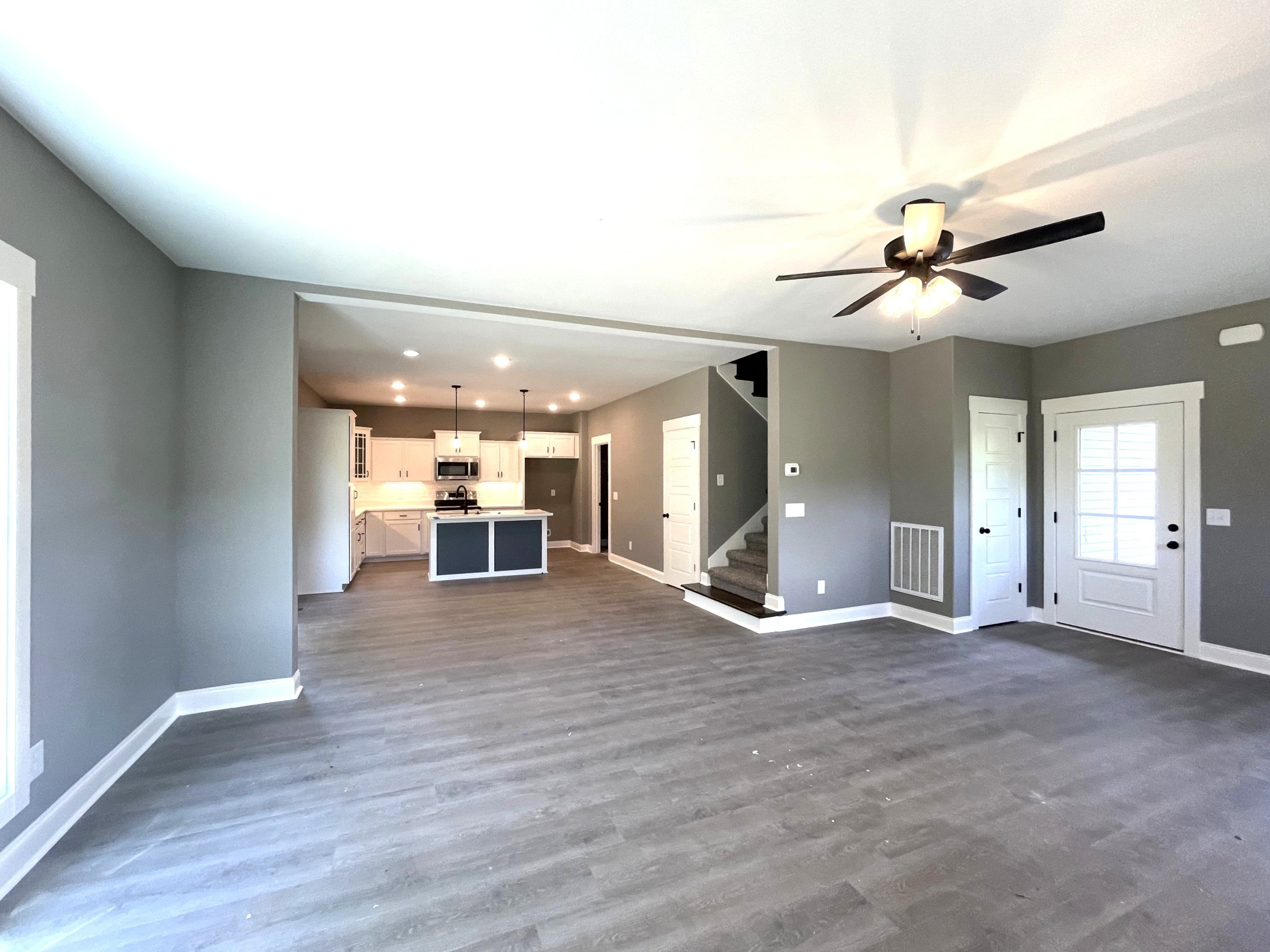 713 Eva Agnes Avenue