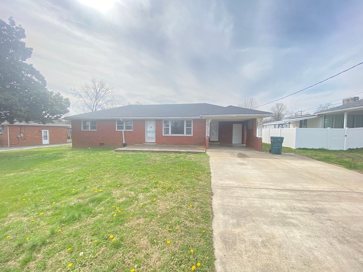 404 Vosswood Dr