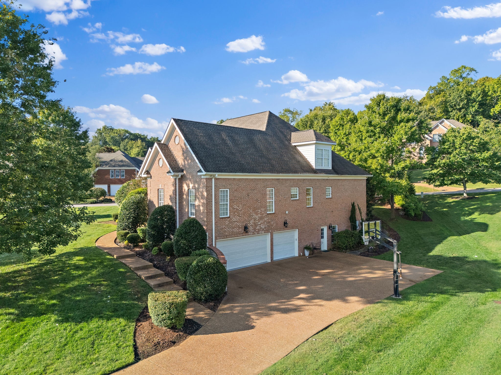 330 Fountainbrooke Dr