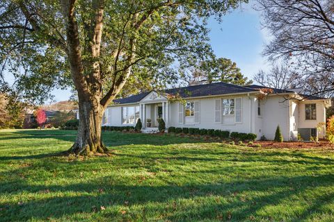 Photo of 1209 Tyne Blvd, Nashville, TN 37215 (MLS # 3069858)