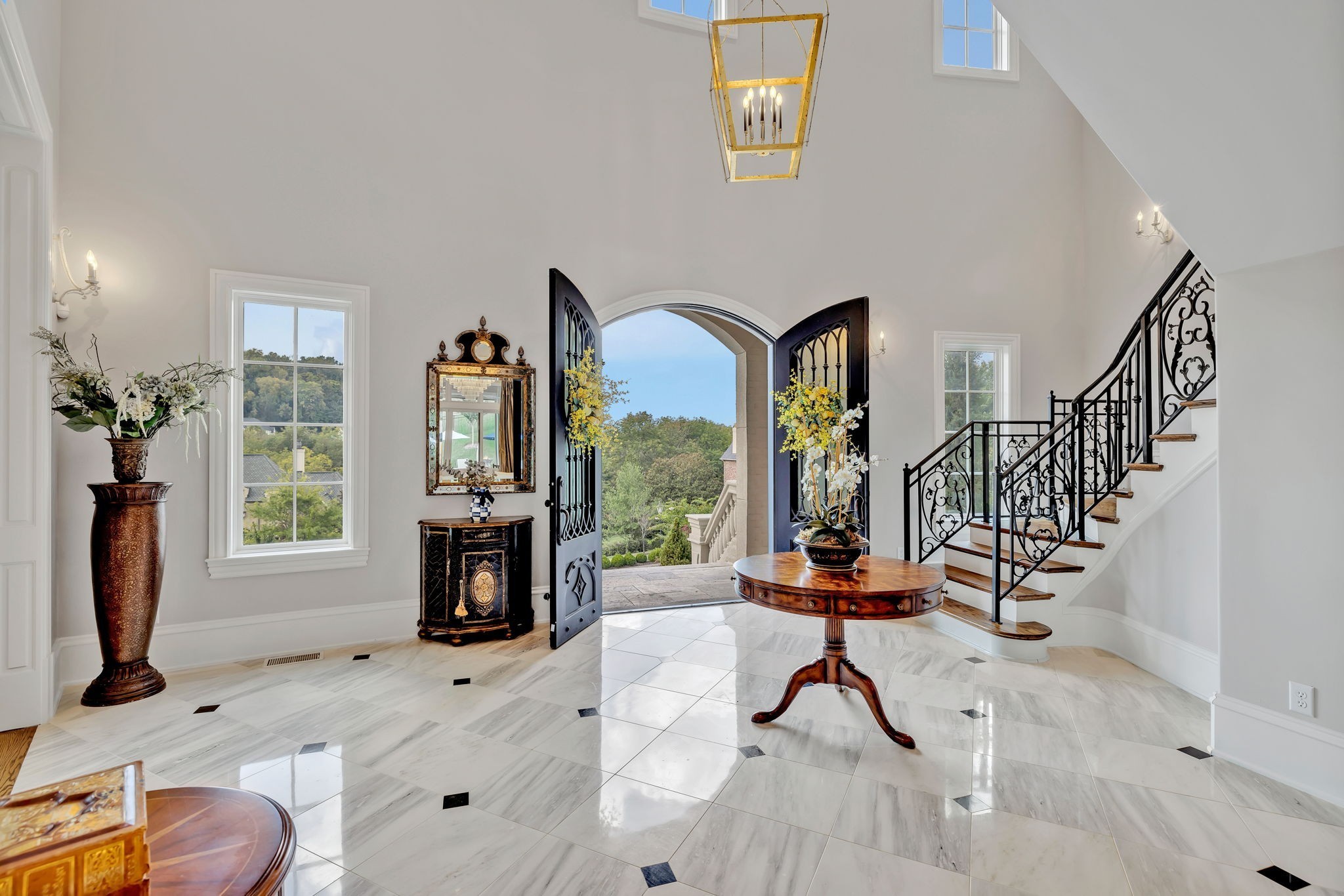 1024 Vaughn Crest Dr