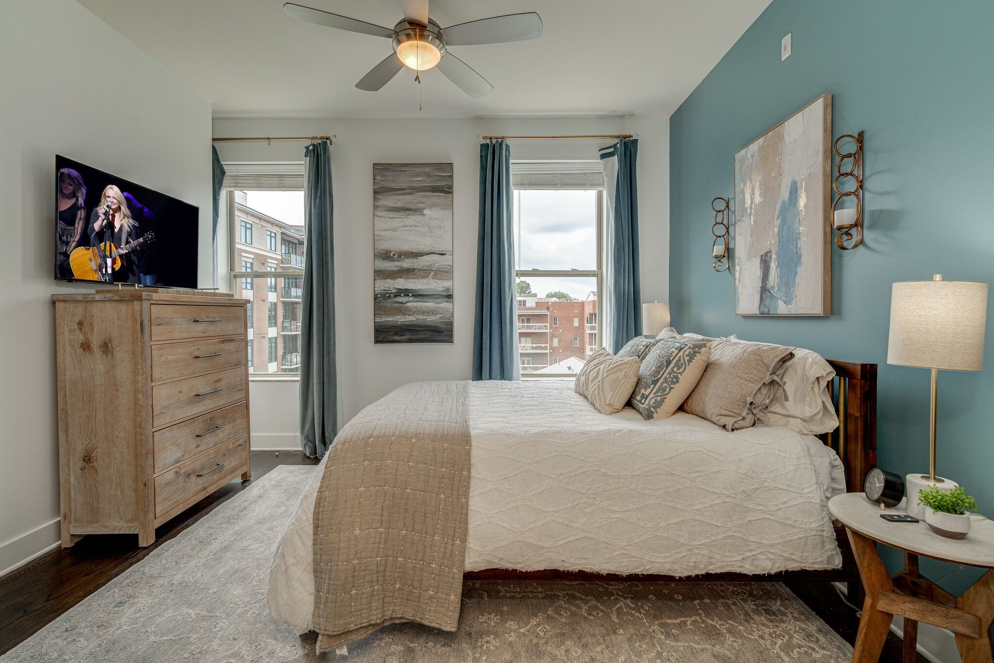 210 30th Ave N 402