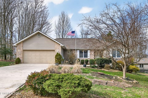Photo of 15 Ridge Crest Circle, Crossville, TN 38558 (MLS # 3619136)