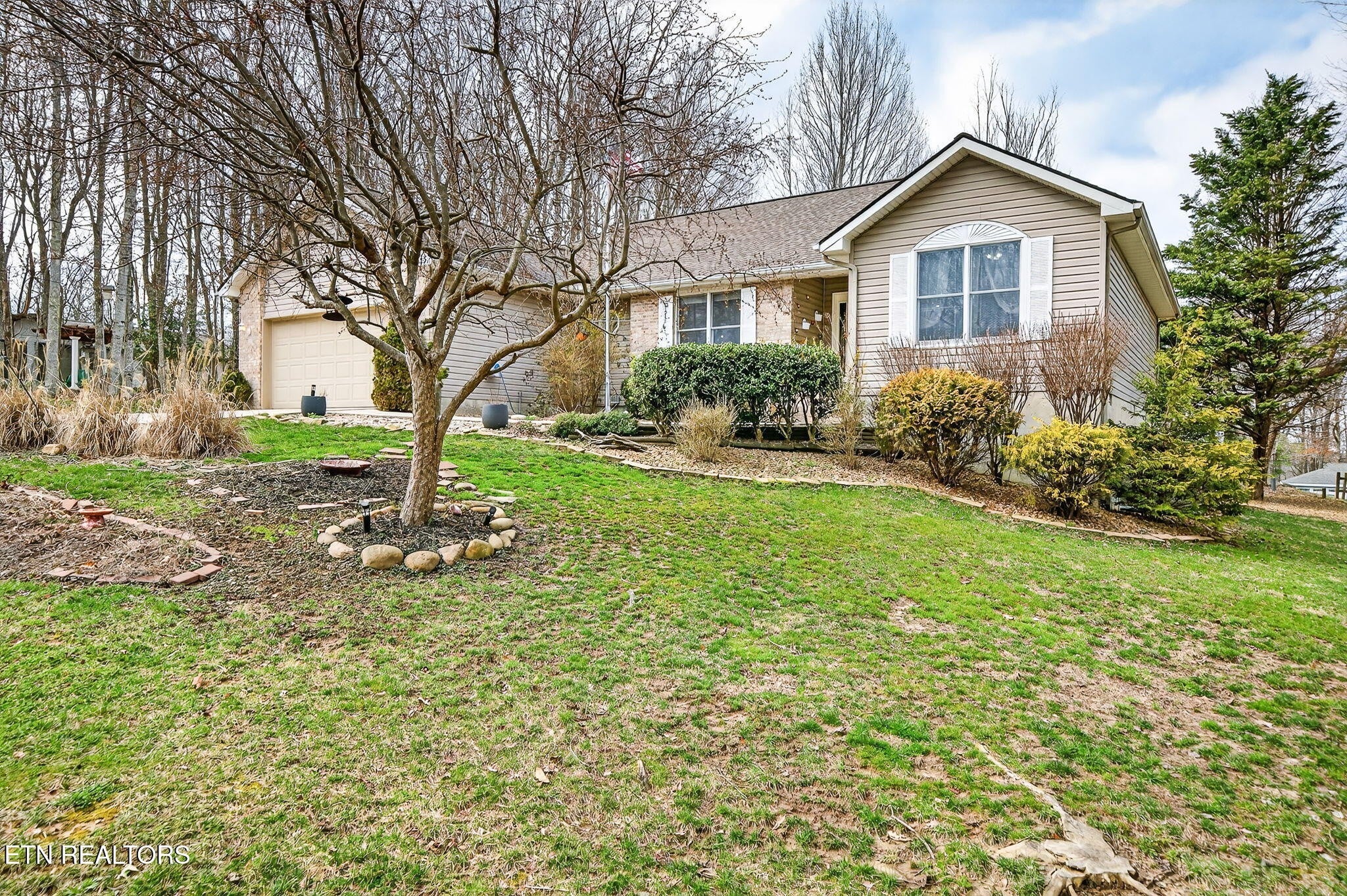 15 Ridge Crest Circle