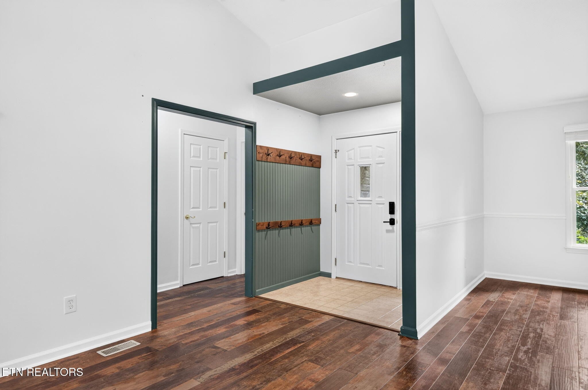 15 Ridge Crest Circle