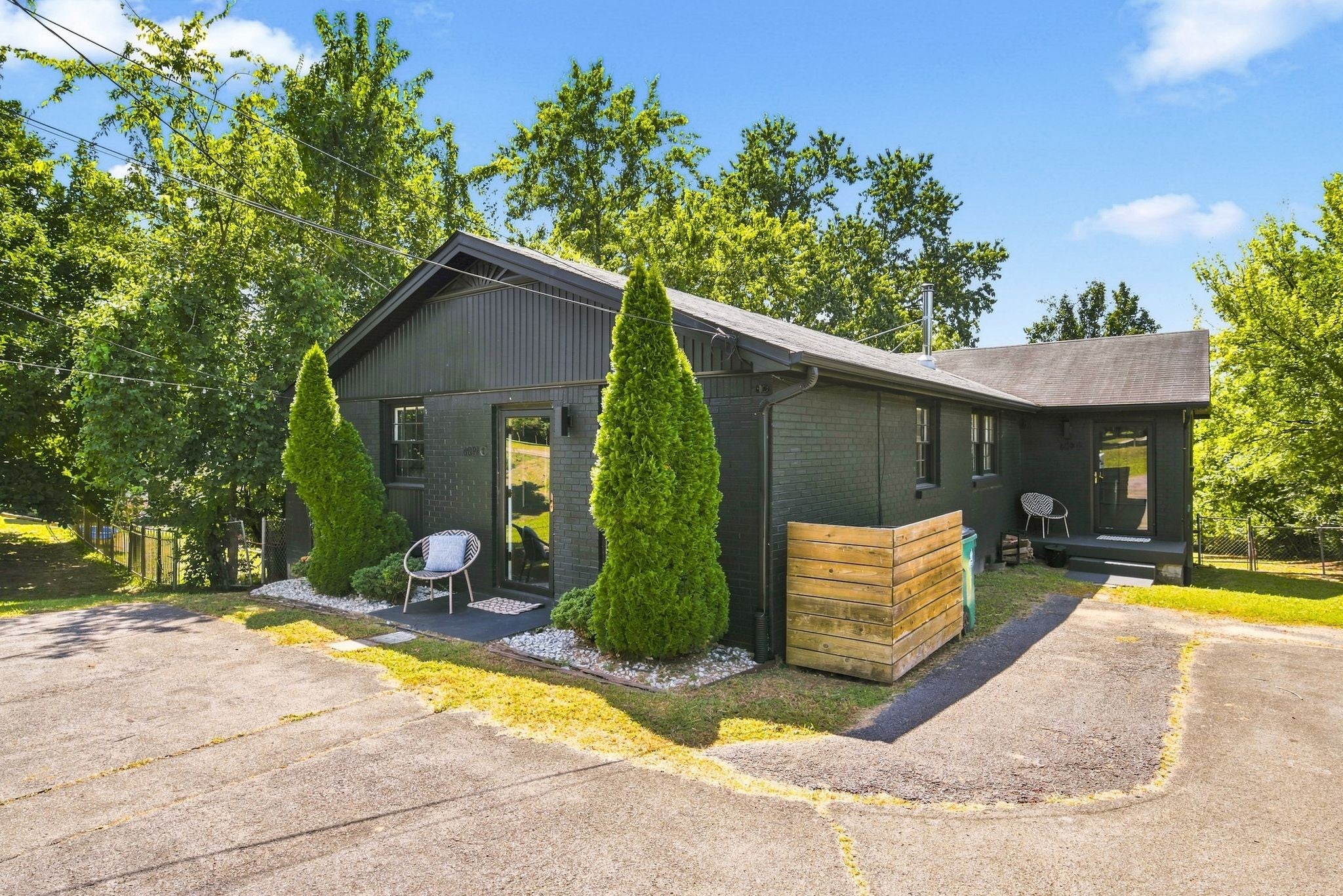 listing at 609c Rosebank Ave, Nashville