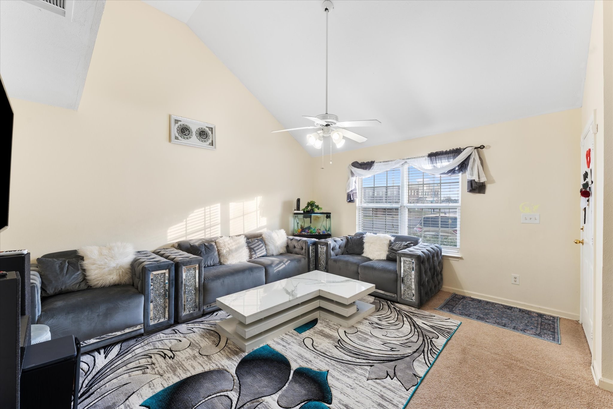 2053 George Buchanan Dr