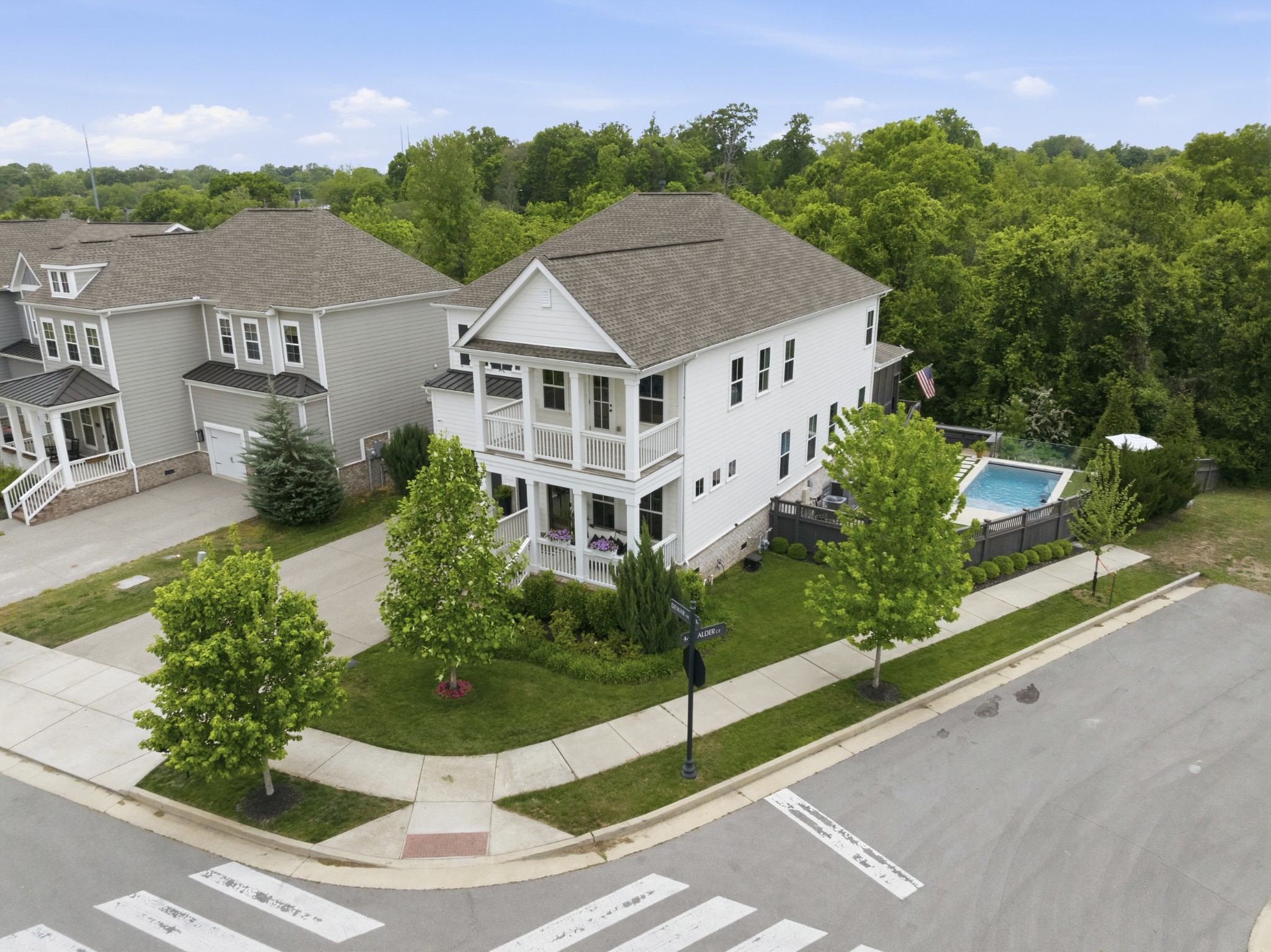 400 Dewar Dr