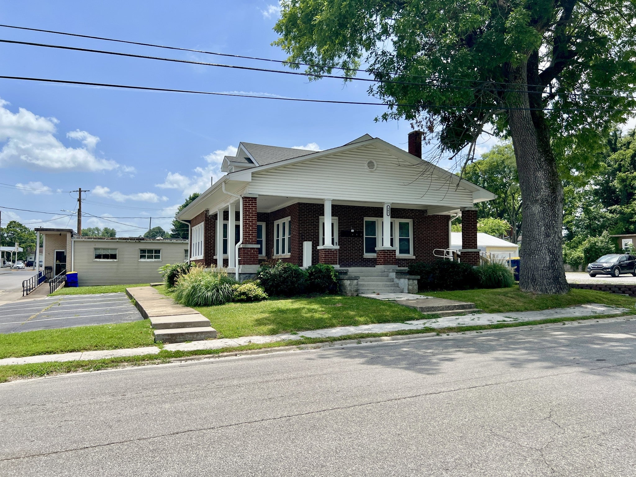 103 High Street N