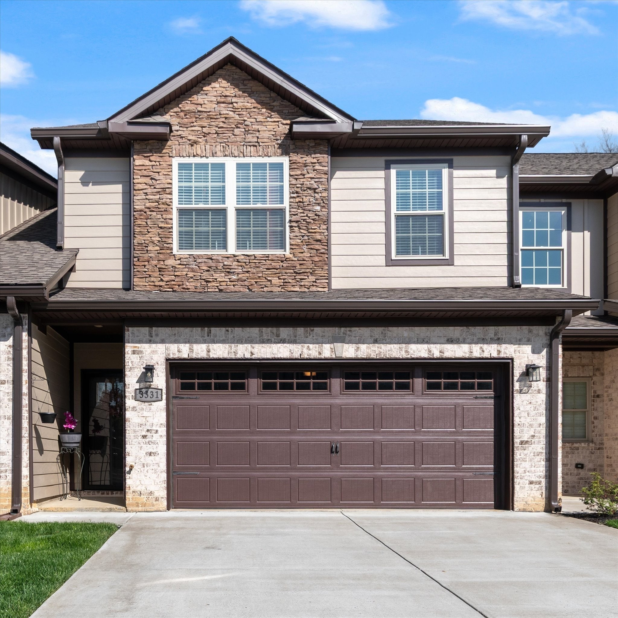 3331 Alta Ln