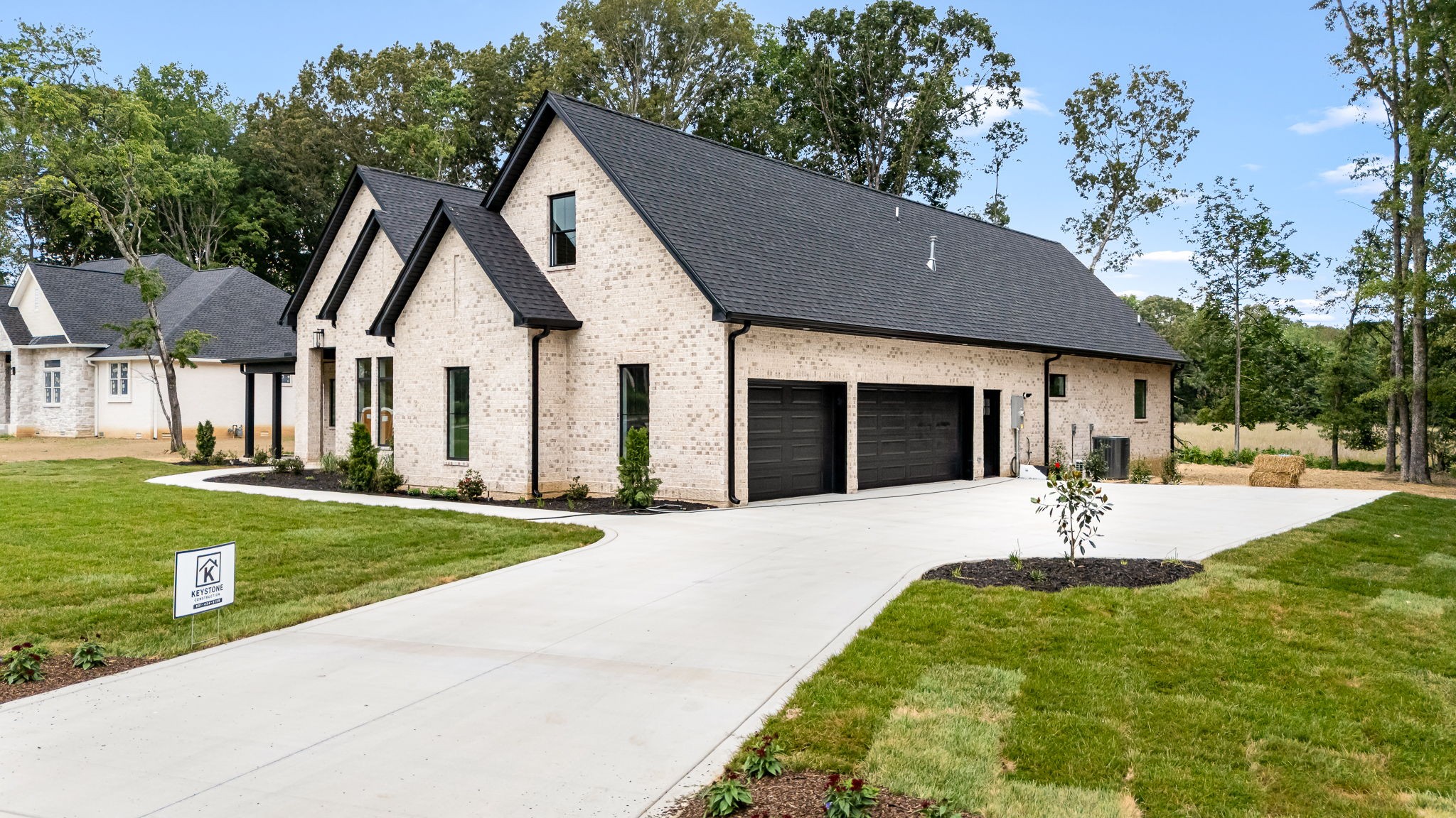 2022 COUNTRY CLUB DRIVE