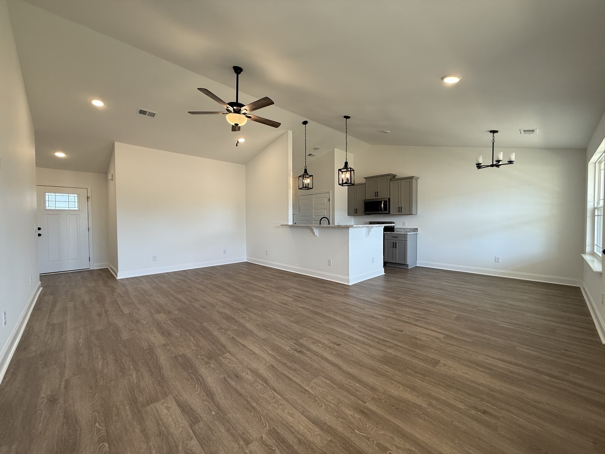 1065 Javier Dr
