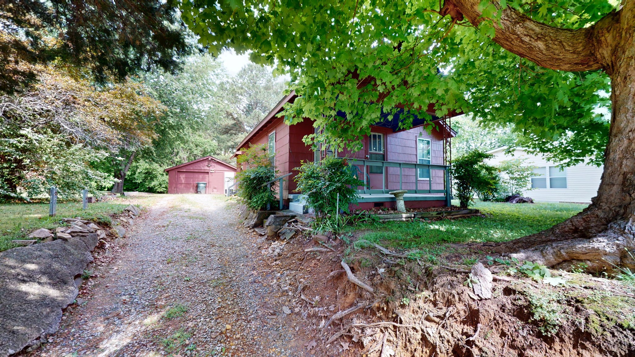 1009 5th Ave W