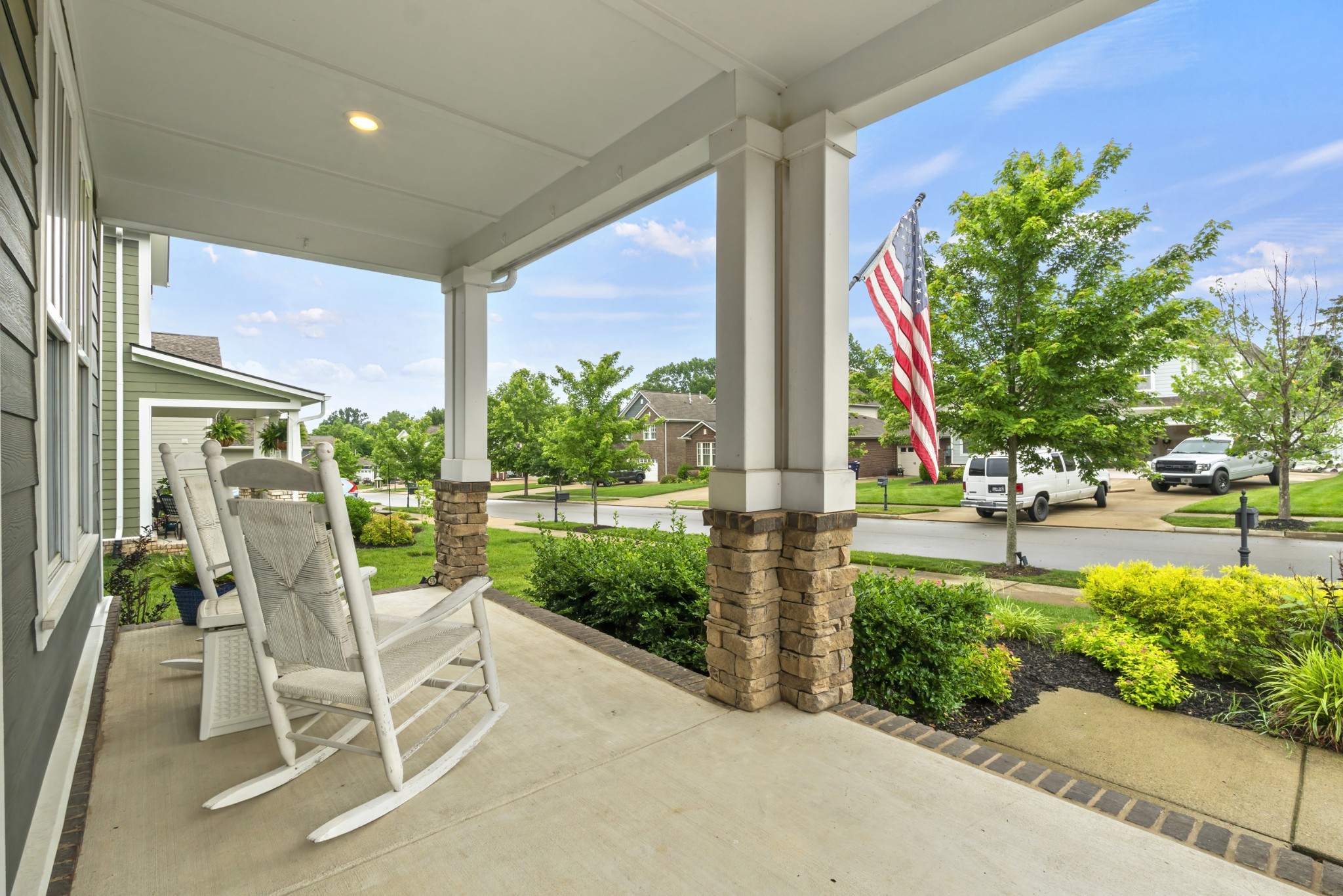 3368 Vinemont Dr