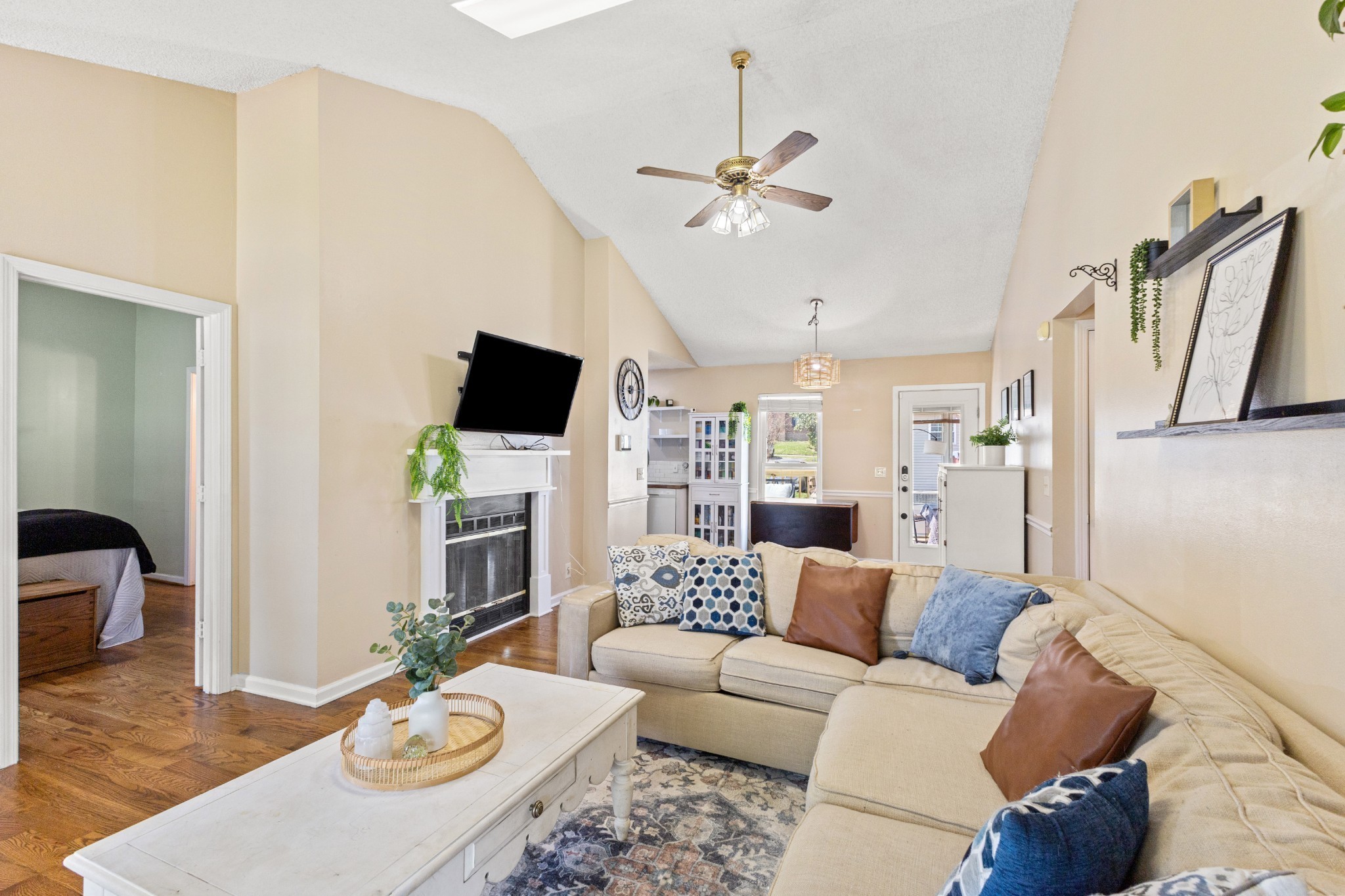 105 Heathcote Ct