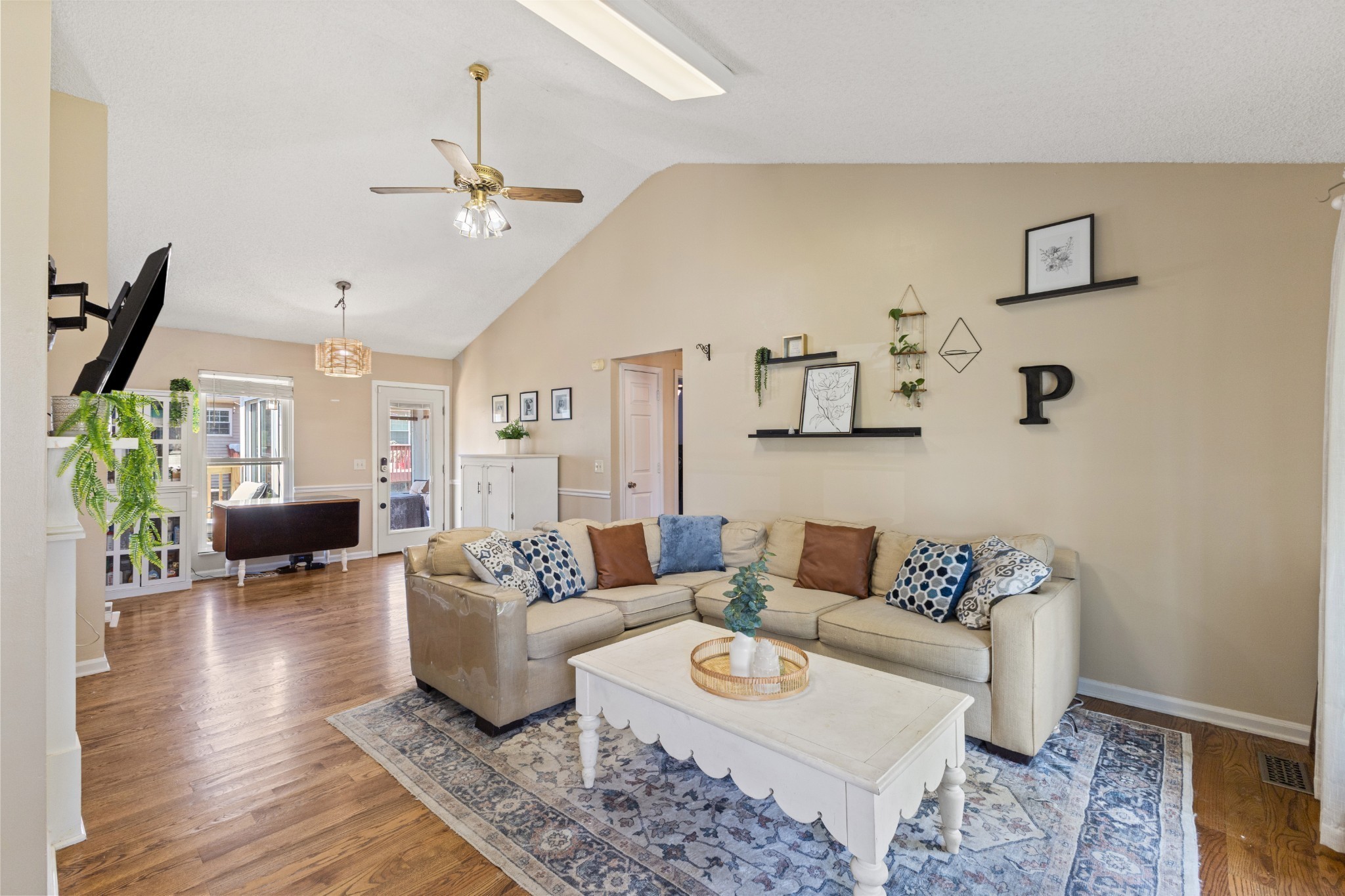 105 Heathcote Ct