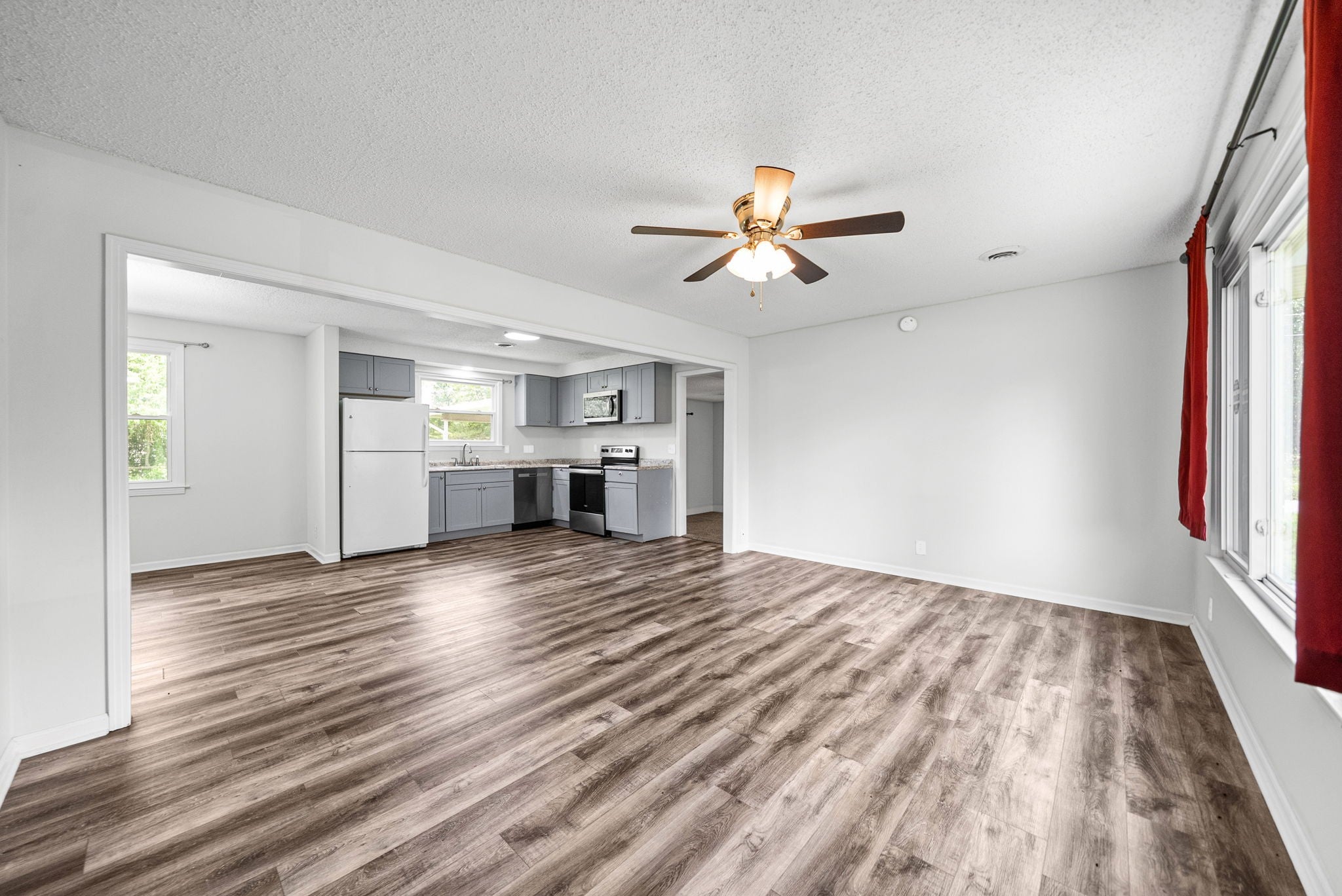 101 Susan St