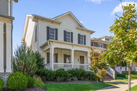 917 Dauphine St Nashville TN 37221