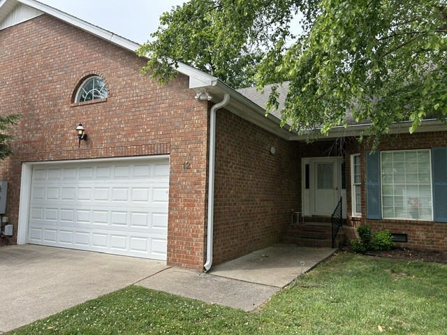 320 E Franklin St 12